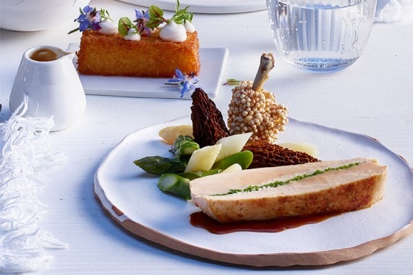 Spargel mit Huhn und Morcheln