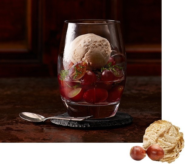 MARONIEIS AUF TRAUBENSALAT MIT MOSCATO