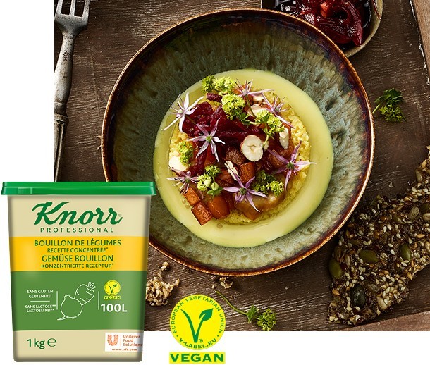 COUSCOUS-SALAT MIT KNÄCKEBROT, KÜRBIS UND ZWIEBEL-CHUTNEY