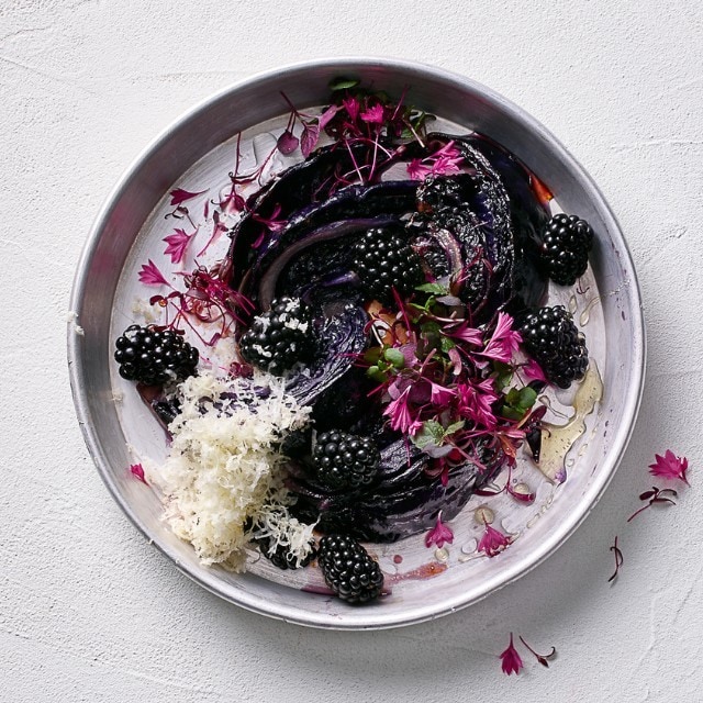 Rotkraut mit Brombeeren und Krenbutter