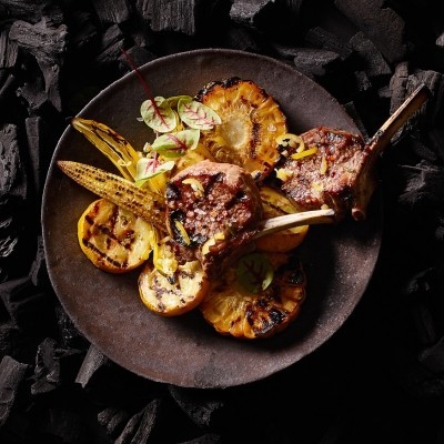 Lammkoteletts mit BBQ-Sauce und Grillgemüse