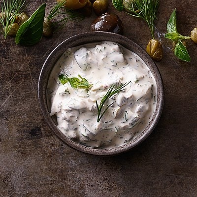 Roquefort-Mayonnaise passt zu gegrilltem Sellerie