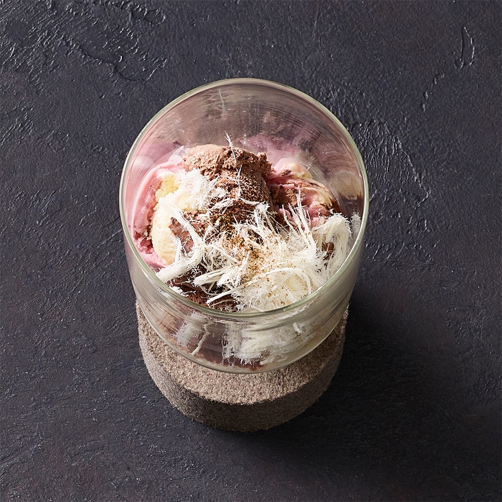 Dreierlei Eis und Macarons