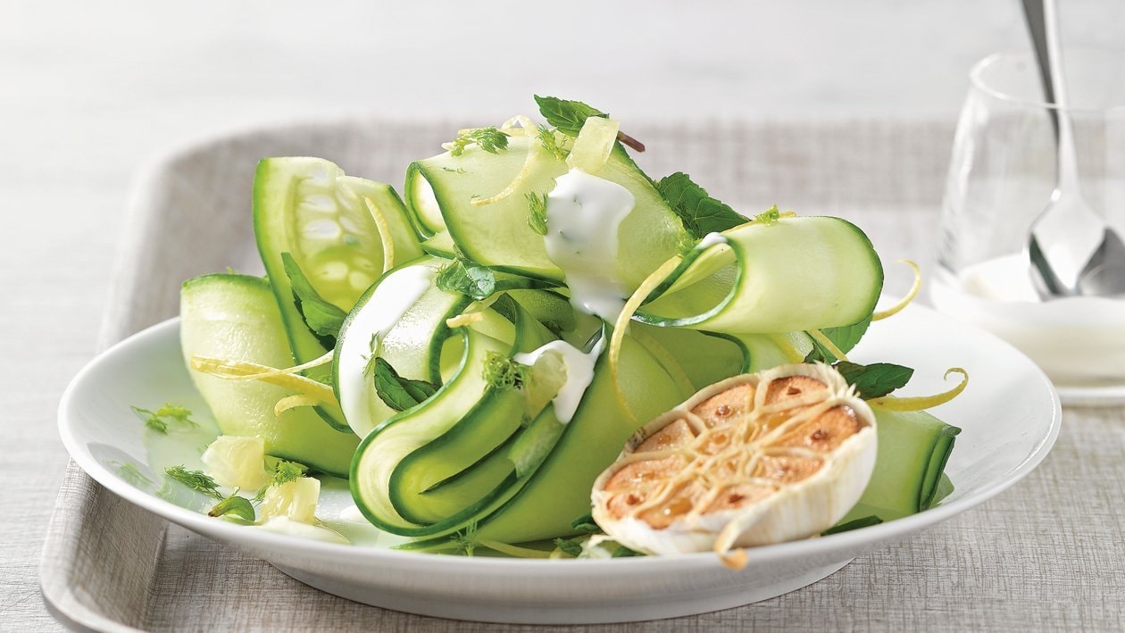 Erfrischender Gurken-Minze-Salat (Tzatziki-Salat)