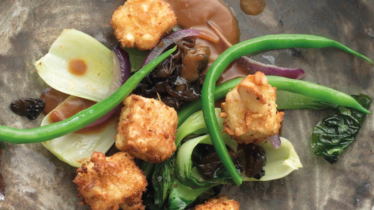 Asiatische Gemusepfanne Mit Knusprigem Tofu