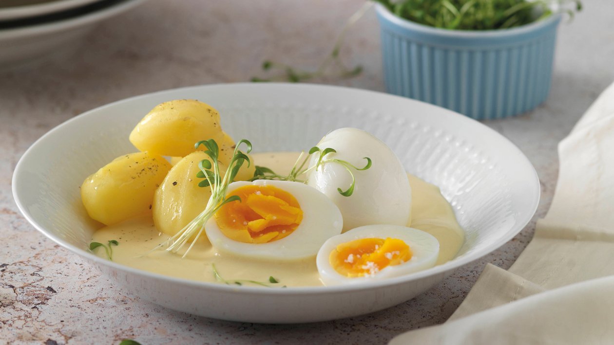Ei mit Senfsauce und Kartoffeln
