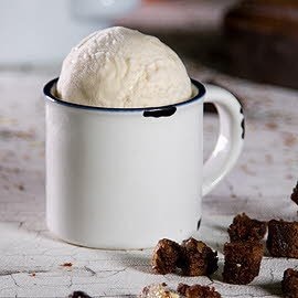 Nougat Eis mit saftigen Brownies