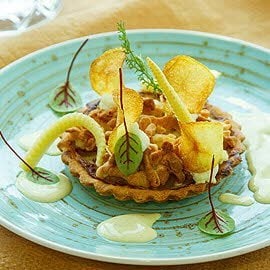 Kartoffeltarte mit Kamillen - Kardamom Hollandaise