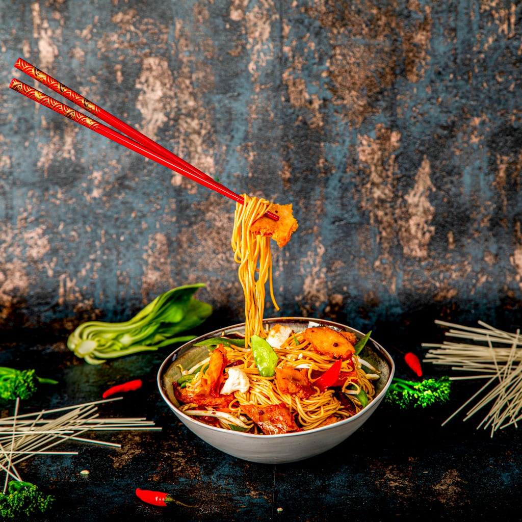 Stir Fried Noodles mit NoChicken Chunks