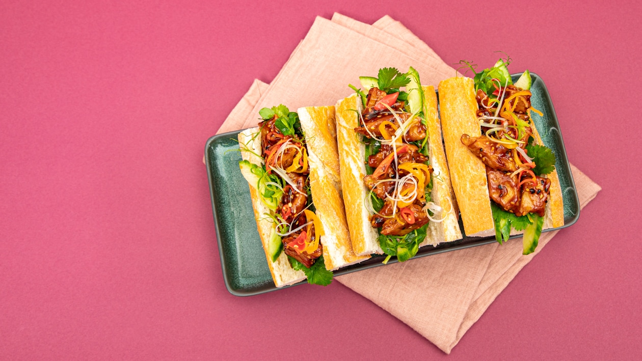 NoChicken Chunks BBQ Style - Banh-Mi Sandwich – Rezepte