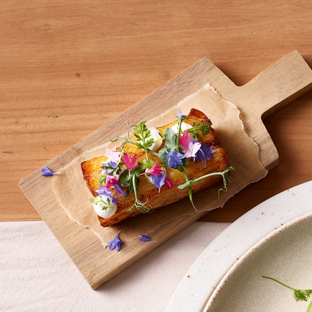 Ofenkartoffel mit Bergblüten und Frischkäse