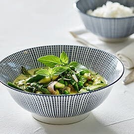 Grünes Curry mit Spargel, Schalotten und Erbsen