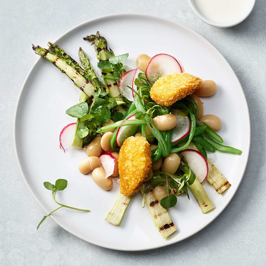 Gegrillter Spargel Radieschen Salat