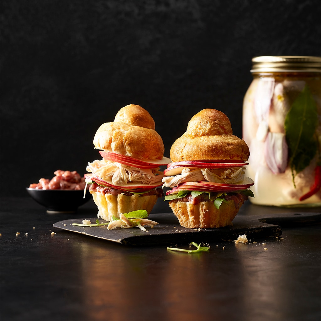 Brioche mit gezupftem Weihnachtshähnchen