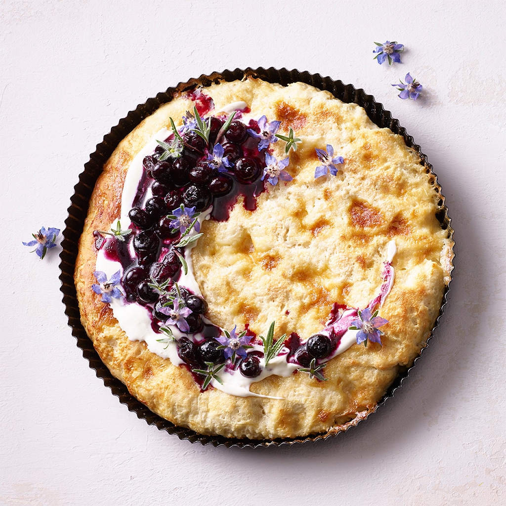 Pfannenkuchen mit rauchigem Heidelbeerkompott