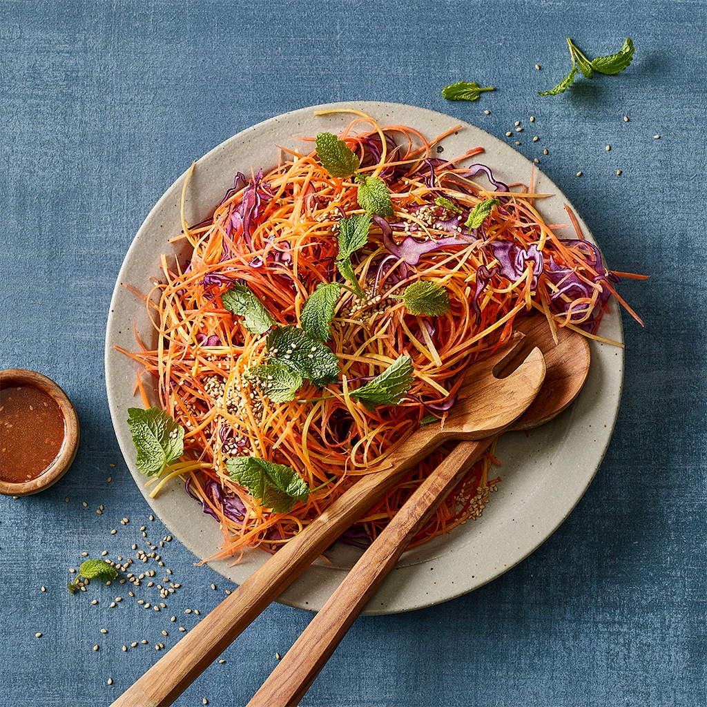 Karotten-Rotkraut-Salat mit Sesam-Soja-Vinaigrette