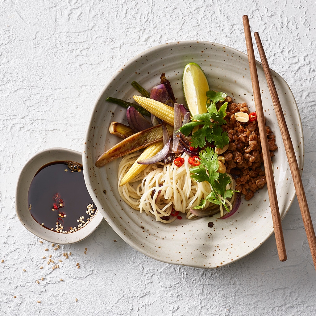 Chinanudelpfanne mit veganem Faschierten