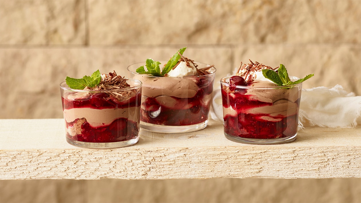 Mousse au Chocolat mit Kirschen