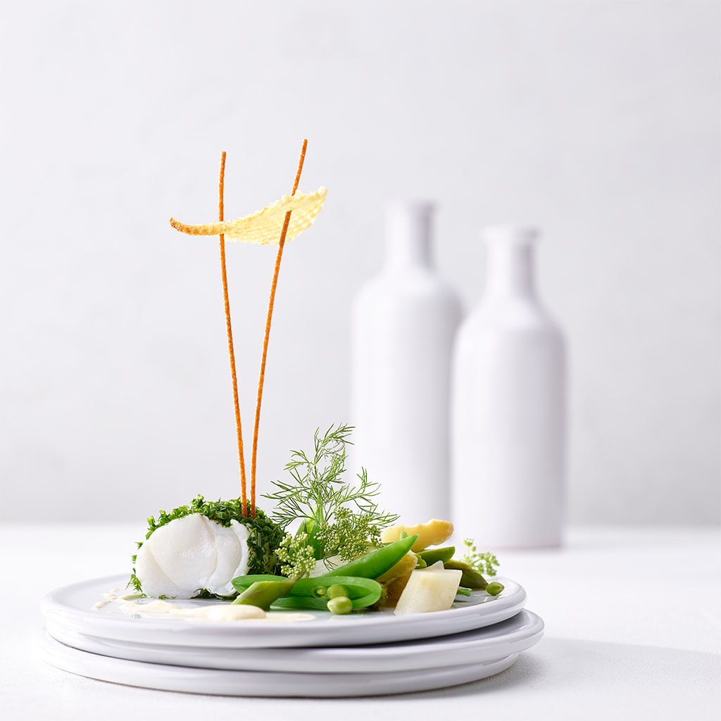 Weißer Spargel, Seeteufel, Frühlingsgemüse, Vanille-Emulsion