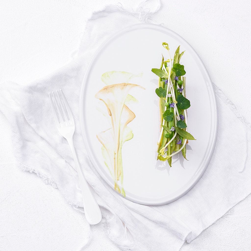 Grüner Spargel, Brioche, Kaffee-Hollandaise