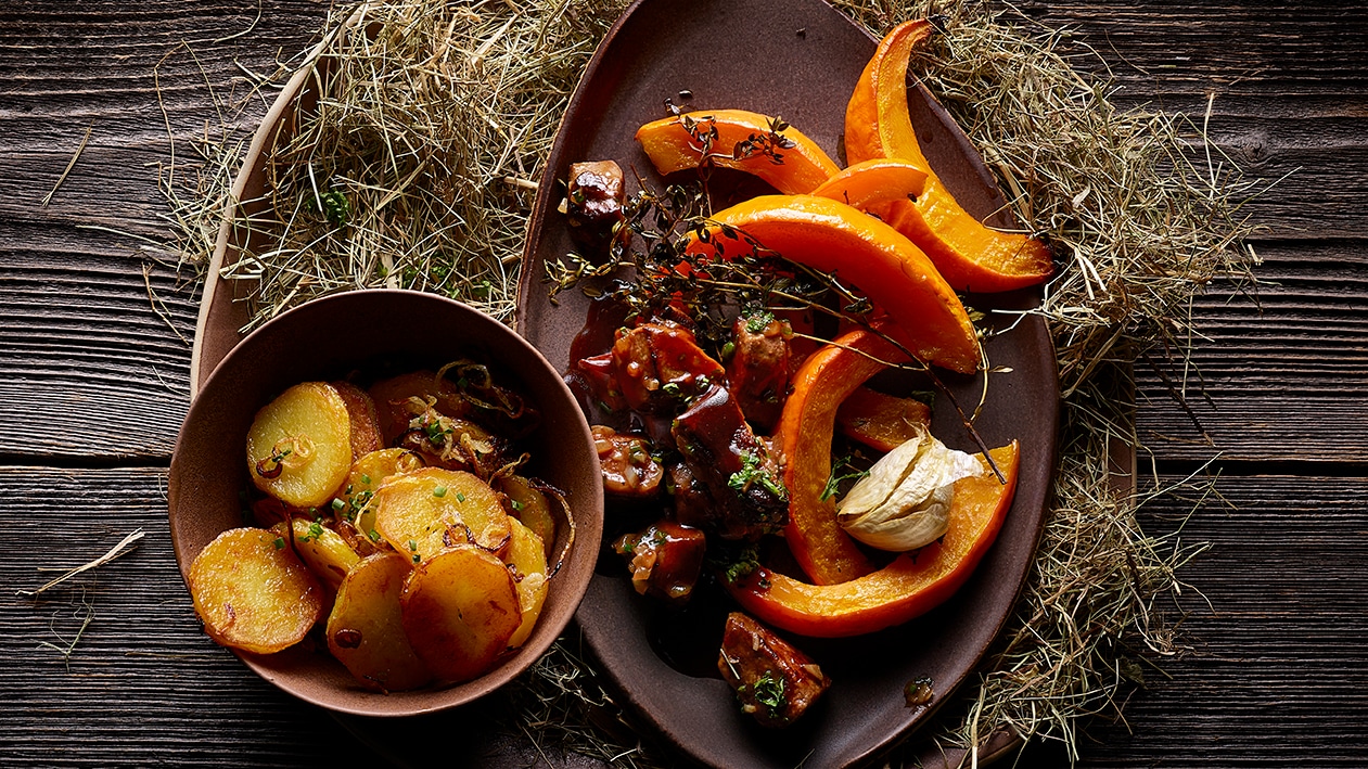 Geschnetzelte Schweinsleber mit Erdäpfel nach Bäckerinnenart und Ofenkürbis – Rezepte