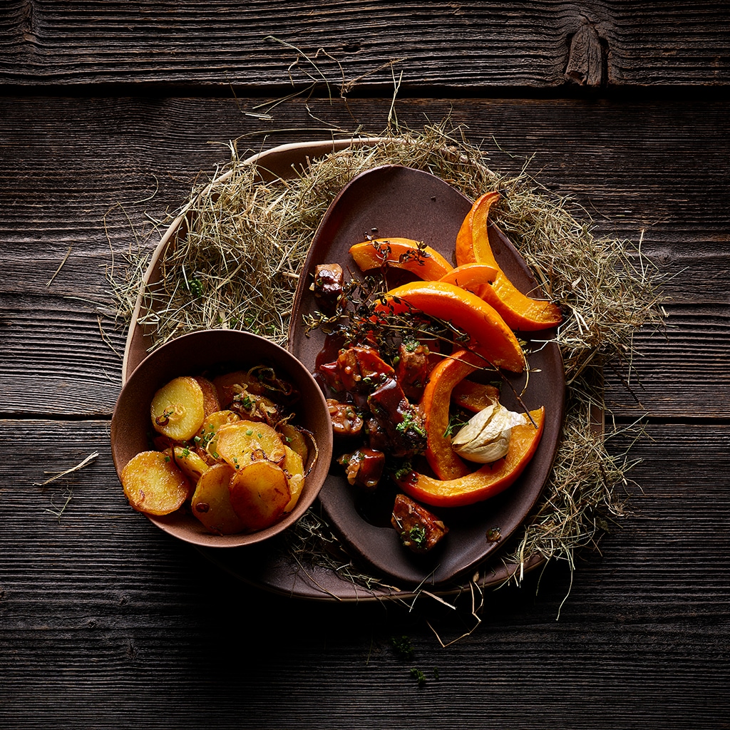 Geschnetzelte Schweinsleber mit Erdäpfel nach Bäckerinnenart und Ofenkürbis