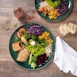 Fitnessteller mit gegrilltem Kalbsschnitzel & Salsa, Italian Dressing