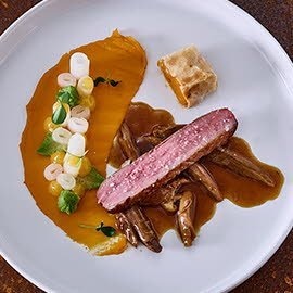 2 mal Ente mit Orangensauce, Kürbis und Süßkartoffelstrudel