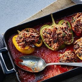 Gefüllte Paprika mit NoMince, Reis und getrockneten Feigen