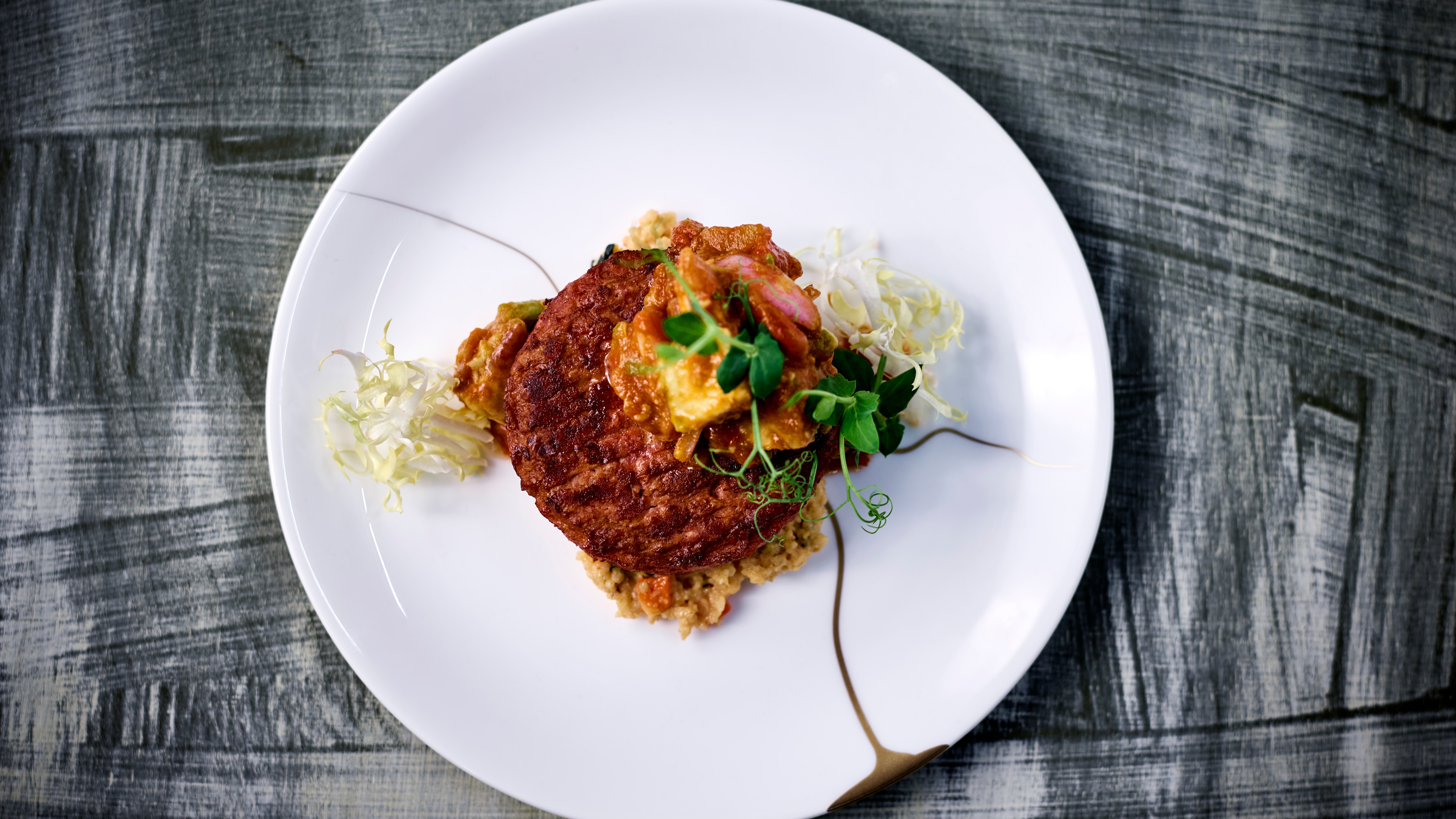 Avocado -Tomaten Salsa / Spicy Cous Cous Salat / Raw Burger – Rezepte