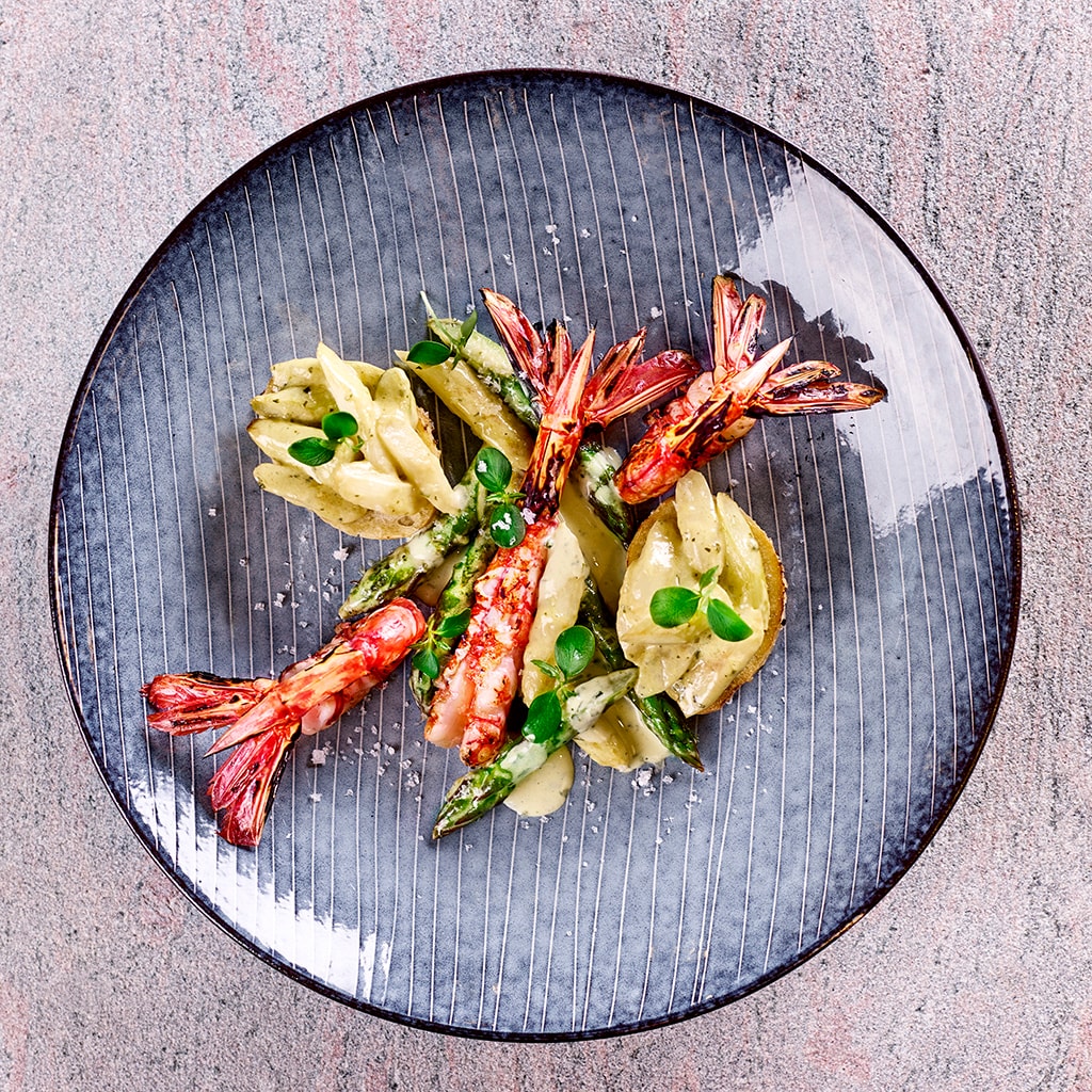 Lauwarmer Spargel Salat / Cremiges Kräuter Dressing / Carabineros