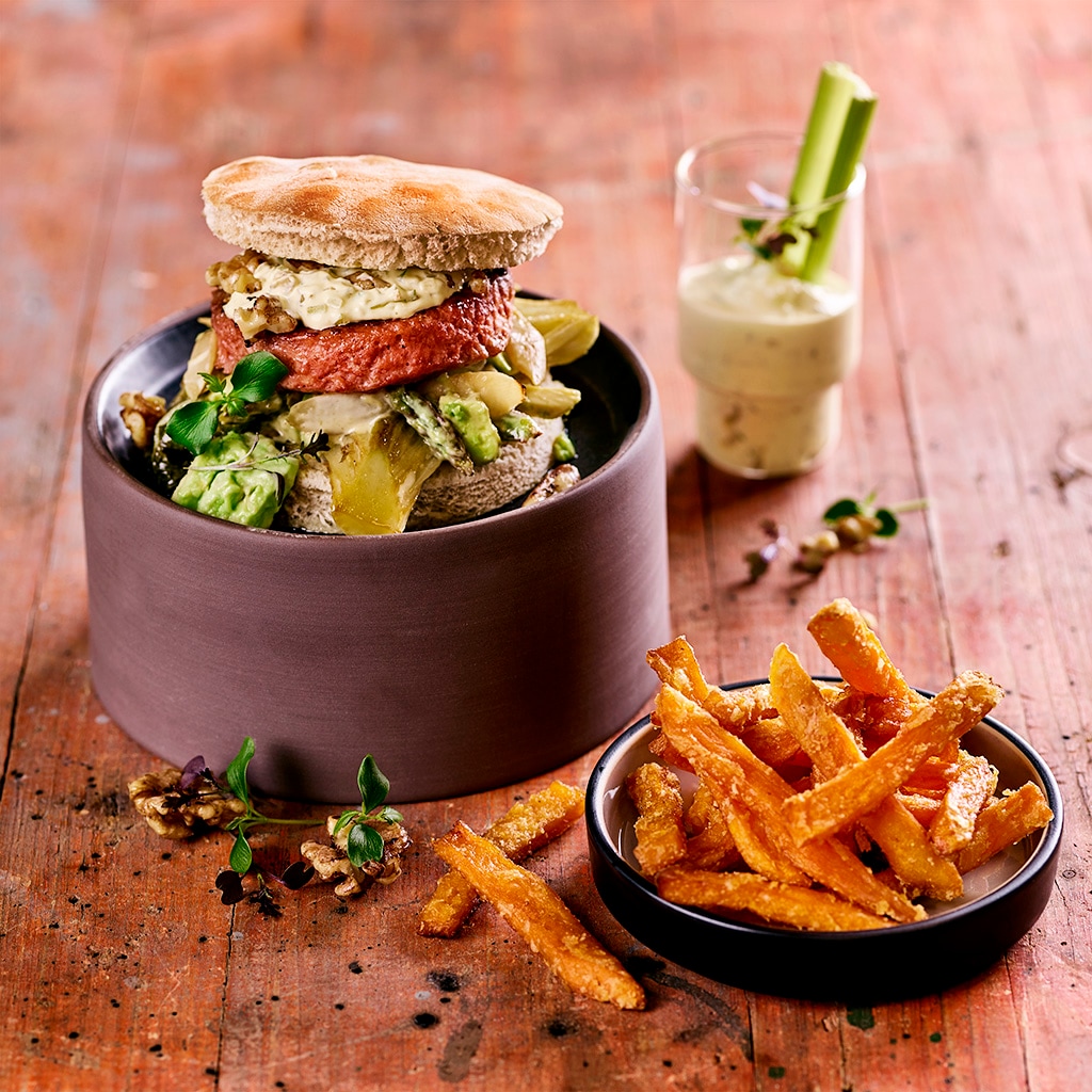 No Beef Raw Burger / Spargel / Romana Salat / Walldorfer-Dip