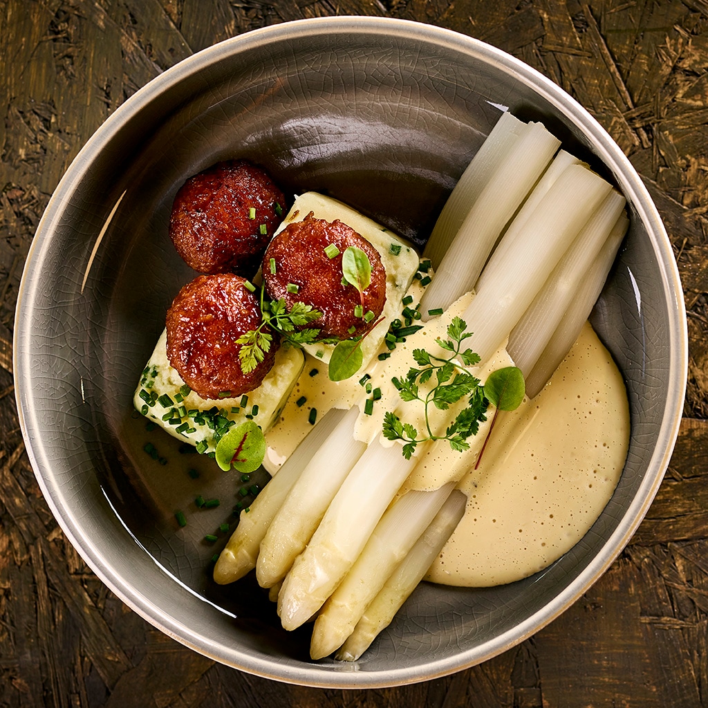 Spargel, No Meatballs, Kartoffelpüree, Limetten-Kren Hollandaise