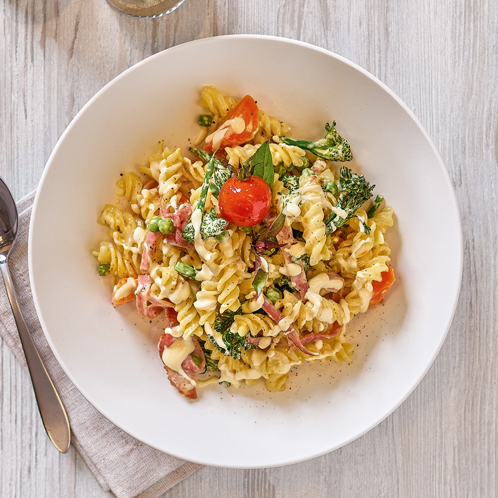 Pasta / Erbse / Karotte / Wilder Brokkoli / Schinken / Sauce Hollandaise