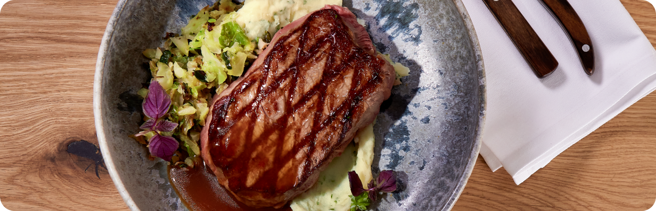 Rezept Roastbeef mit Kartoffelpüree, Wirsing und einem gemischten Salat