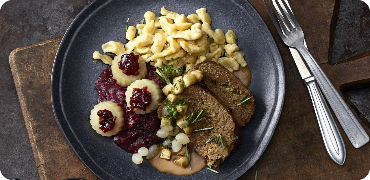 Rezept: Faschierter Wildbraten mit Spätzle und Garnitur